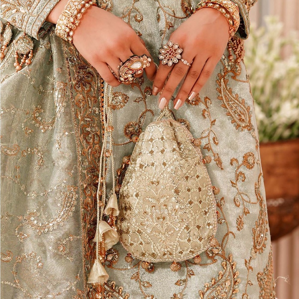 Elegant Gold Embroidered Women's Bag